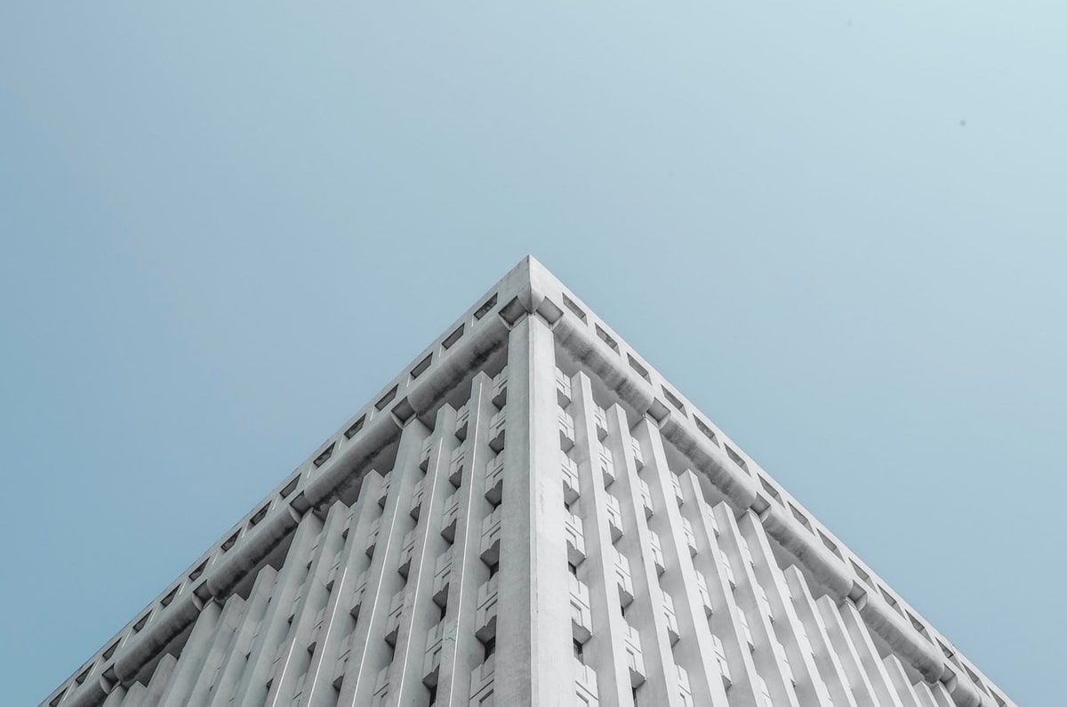 曼联拒绝为26岁中场砸1亿，这背后藏着拉爵怎样的引援底牌